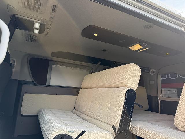 ハイエースワゴン 　トイファクトリー製ＺＡＲＡ／４ＷＤ／エアロソーラー／アウターウインドウ／コーナーセンサー／サブバッテリー／走行充電／８インチナビ／フリップダウンモニター（11枚目）