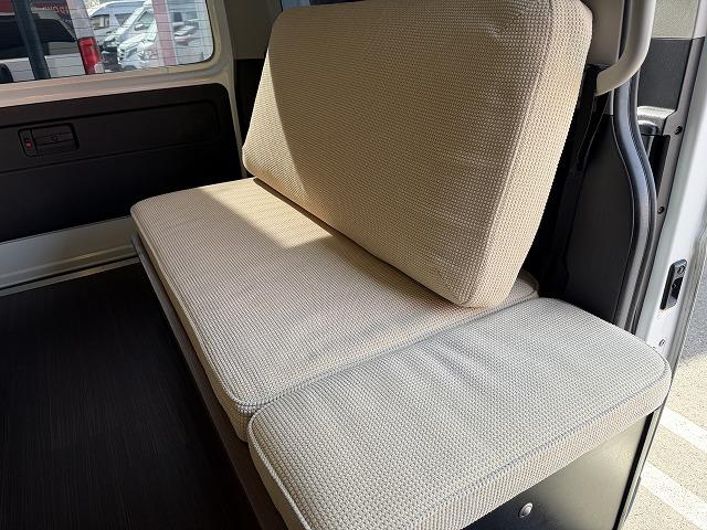 ハイエースワゴン 　トイファクトリー製ＺＡＲＡ／４ＷＤ／エアロソーラー／アウターウインドウ／コーナーセンサー／サブバッテリー／走行充電／８インチナビ／フリップダウンモニター（16枚目）