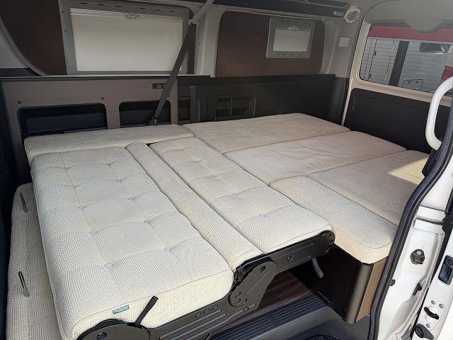 ハイエースワゴン 　トイファクトリー製ＺＡＲＡ／４ＷＤ／エアロソーラー／アウターウインドウ／コーナーセンサー／サブバッテリー／走行充電／８インチナビ／フリップダウンモニター（24枚目）