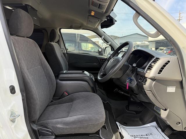 ハイエースワゴン 　トイファクトリー製ＺＡＲＡ／４ＷＤ／エアロソーラー／アウターウインドウ／コーナーセンサー／サブバッテリー／走行充電／８インチナビ／フリップダウンモニター（38枚目）