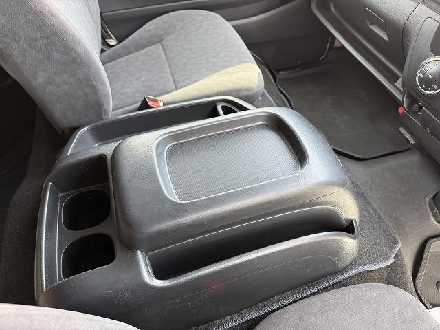 ハイエースワゴン 　トイファクトリー製ＺＡＲＡ／４ＷＤ／エアロソーラー／アウターウインドウ／コーナーセンサー／サブバッテリー／走行充電／８インチナビ／フリップダウンモニター（45枚目）