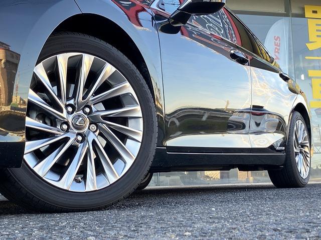 ＥＳ ＥＳ３００ｈ　サンルーフ／純正ナビＴＶ／Ｂカメラ／ビルトインＥＴＣ／ベンチレーション＆シートヒーター／スマートキー＆プッシュスタート／リア電動シェード／ステアリングヒーター（4枚目）