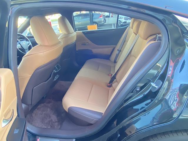 ＥＳ ＥＳ３００ｈ　サンルーフ／純正ナビＴＶ／Ｂカメラ／ビルトインＥＴＣ／ベンチレーション＆シートヒーター／スマートキー＆プッシュスタート／リア電動シェード／ステアリングヒーター（26枚目）