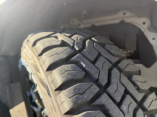 ハイエースバン 　トイファクトリー製バーデングランデ／カーサホームブラックエディション／ディーゼル／４ＷＤ／リチウム１５０Ａ／ダイキンエアコン／ソーラー／ＦＦヒーター／冷蔵庫／ＪＡＯＳアルミ／強化足回り／クルコン（5枚目）