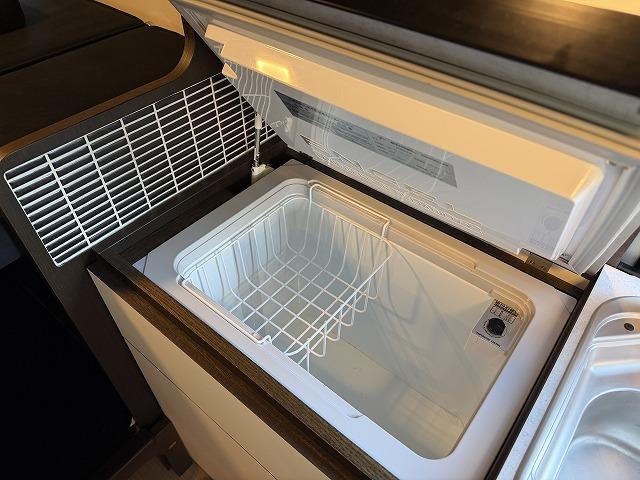 ハイエースバン 　トイファクトリー製バーデングランデ／カーサホームブラックエディション／ディーゼル／４ＷＤ／リチウム１５０Ａ／ダイキンエアコン／ソーラー／ＦＦヒーター／冷蔵庫／ＪＡＯＳアルミ／強化足回り／クルコン（29枚目）