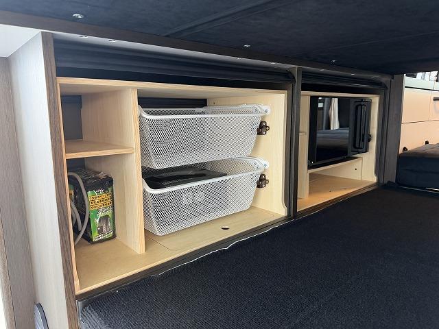 ハイエースバン 　トイファクトリー製バーデングランデ／カーサホームブラックエディション／ディーゼル／４ＷＤ／リチウム１５０Ａ／ダイキンエアコン／ソーラー／ＦＦヒーター／冷蔵庫／ＪＡＯＳアルミ／強化足回り／クルコン（32枚目）