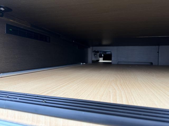 ハイエースバン 　トイファクトリー製バーデングランデ／カーサホームブラックエディション／ディーゼル／４ＷＤ／リチウム１５０Ａ／ダイキンエアコン／ソーラー／ＦＦヒーター／冷蔵庫／ＪＡＯＳアルミ／強化足回り／クルコン（35枚目）