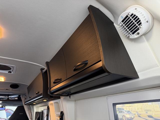 ハイエースバン 　トイファクトリー製バーデングランデ／カーサホームブラックエディション／ディーゼル／４ＷＤ／リチウム１５０Ａ／ダイキンエアコン／ソーラー／ＦＦヒーター／冷蔵庫／ＪＡＯＳアルミ／強化足回り／クルコン（37枚目）