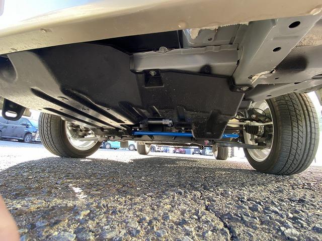 ハイゼットトラック 　ＪＰスターＨＡＰＰＹ１＋／４ＷＤ／ワンオーナー車／１２Ｖエアコン／冷蔵庫／リチウムＢＴ４００ＡＨ／電子レンジ／前後スタビライザー／強化ショック＆リーフ／ＪＰオプションＡＷ／ＦＦヒーター／ソーラーパネル（16枚目）