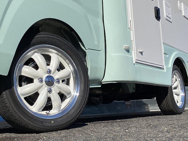 ハイゼットトラック JPスターHAPPY1プラスCITY/4WD/ポップアップルーフ車/12Vエアコン/冷蔵庫/リチウムBT200AH/JPWIDEホイール/エバスFFヒーター/ソーラーパネル/ステップライト(4枚目)