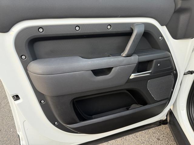 ディフェンダー 110S P300 純正ナビ/19インチAW/360°カメラ/LEDヘッドライト/AppleCarPlay/ドラレコ(20枚目)