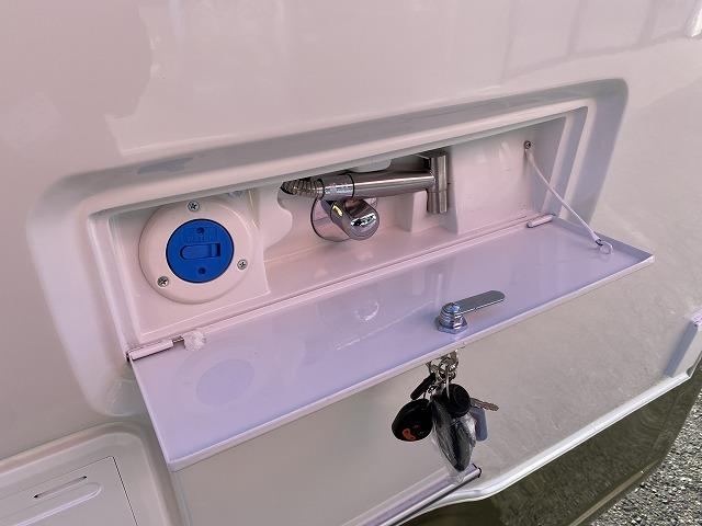 アトレー 　ＪＰスターＨＡＰＰＹ１ターボ／新車／４ＷＤ／ルームエアコン／リチウムＢＴ４００Ａｈ／１７５Ｗソーラーパネル／ベバストＦＦヒーター／２２Ｌ冷蔵庫／電動サイドオーニング／ＪＰスターワイドＡＷ／ＭＡＸＦＡＮ（22枚目）