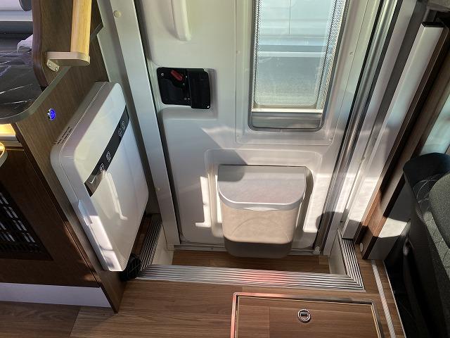 アトレー 　ＪＰスターＨＡＰＰＹ１ターボ／新車／４ＷＤ／ルームエアコン／リチウムＢＴ４００Ａｈ／１７５Ｗソーラーパネル／ベバストＦＦヒーター／２２Ｌ冷蔵庫／電動サイドオーニング／ＪＰスターワイドＡＷ／ＭＡＸＦＡＮ（43枚目）