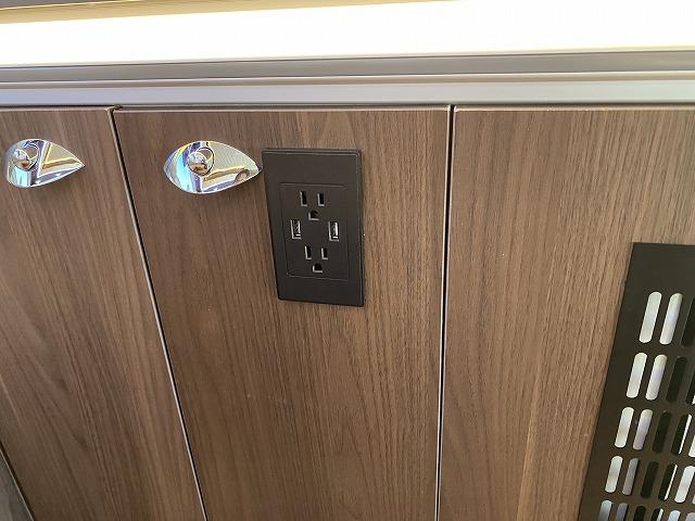 アトレー 　ＪＰスターＨＡＰＰＹ１ターボ／新車／４ＷＤ／ルームエアコン／リチウムＢＴ４００Ａｈ／１７５Ｗソーラーパネル／ベバストＦＦヒーター／２２Ｌ冷蔵庫／電動サイドオーニング／ＪＰスターワイドＡＷ／ＭＡＸＦＡＮ（61枚目）