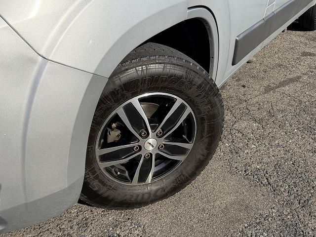 デュカト サンライト製クリフ540/インデルビー12Vルーフエアコン/1500Wインバーター/トルマヒーター・ボイラー/DC冷蔵庫/シンク/コンロ/トイレ/シャワー(5枚目)