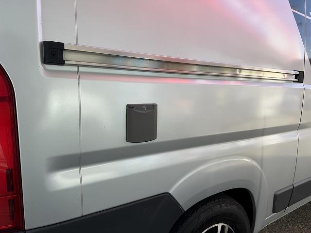 デュカト サンライト製クリフ540/インデルビー12Vルーフエアコン/1500Wインバーター/トルマヒーター・ボイラー/DC冷蔵庫/シンク/コンロ/トイレ/シャワー(10枚目)