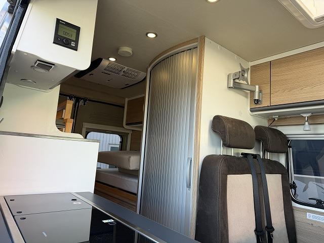 デュカト サンライト製クリフ540/インデルビー12Vルーフエアコン/1500Wインバーター/トルマヒーター・ボイラー/DC冷蔵庫/シンク/コンロ/トイレ/シャワー(17枚目)