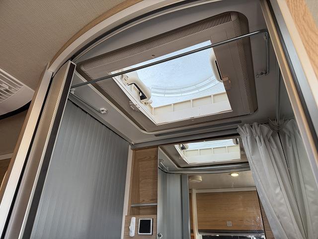 デュカト サンライト製クリフ540/インデルビー12Vルーフエアコン/1500Wインバーター/トルマヒーター・ボイラー/DC冷蔵庫/シンク/コンロ/トイレ/シャワー(30枚目)