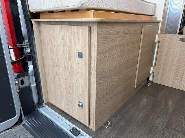 デュカト サンライト製クリフ540/インデルビー12Vルーフエアコン/1500Wインバーター/トルマヒーター・ボイラー/DC冷蔵庫/シンク/コンロ/トイレ/シャワー(34枚目)