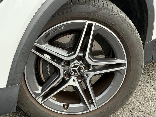 GLB GLB200d 4マチック AMGラインパッケージ パノラミックスライディングルーフ/前後ドラレコ/360度カメラ/レーダーセーフティ/シートヒーター(5枚目)