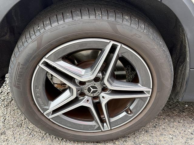 GLB GLB200d 4マチック AMGラインパッケージ パノラミックスライディングルーフ/前後ドラレコ/360度カメラ/レーダーセーフティ/シートヒーター(24枚目)