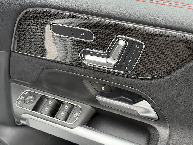 GLB GLB200d 4マチック AMGラインパッケージ パノラミックスライディングルーフ/前後ドラレコ/360度カメラ/レーダーセーフティ/シートヒーター(33枚目)