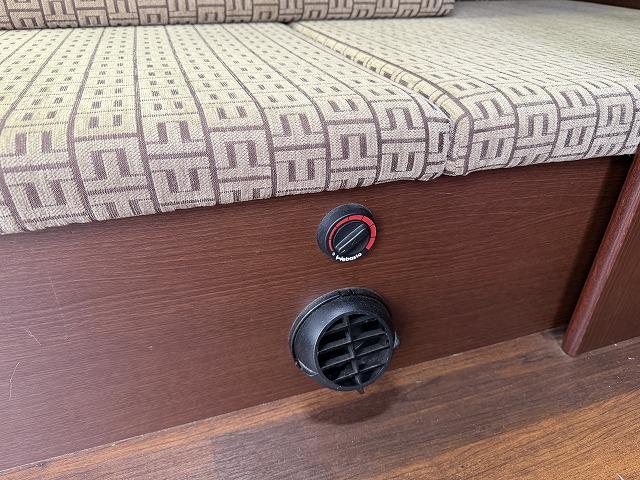 ハイエースバン 　ＯＭＣ製北斗／ディーゼル／４ＷＤ／８ナンバーキャンピング／ＦＦヒーター／マックスファン／シンク／２段ベッド／ナビ／フルセグ／ドライブレコーダー（18枚目）