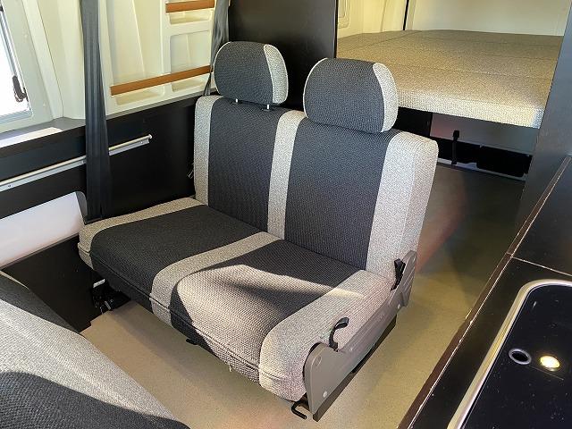 ハイエースバン 　トイファクトリー製バーデングランデ／アルタモーダ／４ＷＤ／エアサス／リアスタビライザー／エアロソーラー／ＦＦヒーター／シンク／冷蔵庫／サイドオーニング（22枚目）