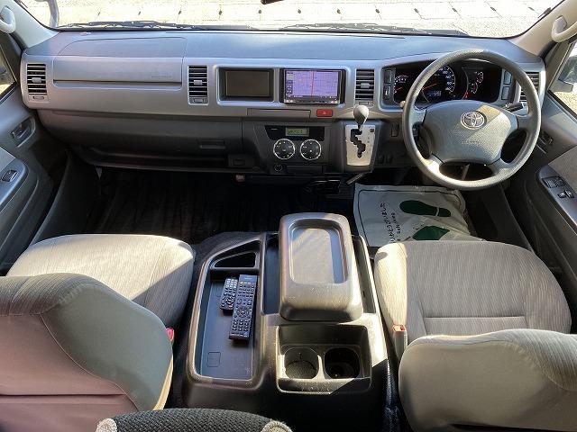 ハイエースバン 　トイファクトリー製バーデングランデ／アルタモーダ／４ＷＤ／エアサス／リアスタビライザー／エアロソーラー／ＦＦヒーター／シンク／冷蔵庫／サイドオーニング（40枚目）