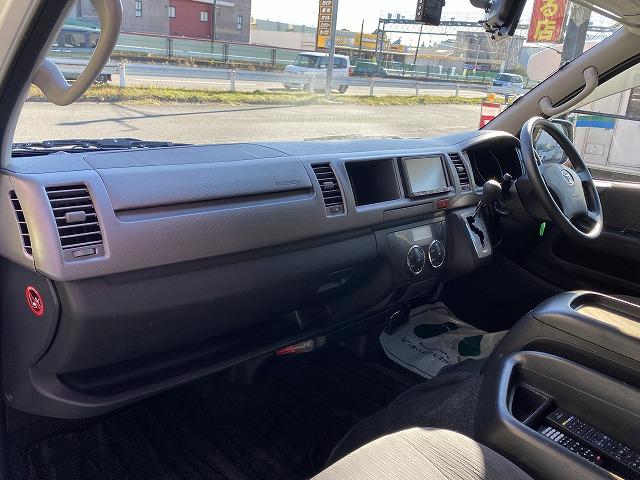 ハイエースバン 　トイファクトリー製バーデングランデ／アルタモーダ／４ＷＤ／エアサス／リアスタビライザー／エアロソーラー／ＦＦヒーター／シンク／冷蔵庫／サイドオーニング（42枚目）