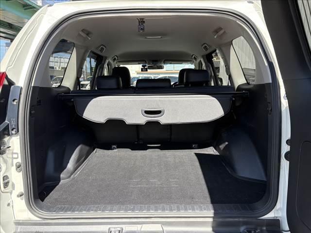ランドクルーザープラド ＴＸ　４ＷＤ　純正ＳＤナビ　禁煙車　バックカメラ　クルーズコントロール　Ｂｌｕｅｔｏｏｔｈ　フルセグＴＶ　ＥＴＣ　ＬＥＤヘッドライト　ヒルディセントコントロール　スマートキー　純正１７インチアルミホイール（10枚目）