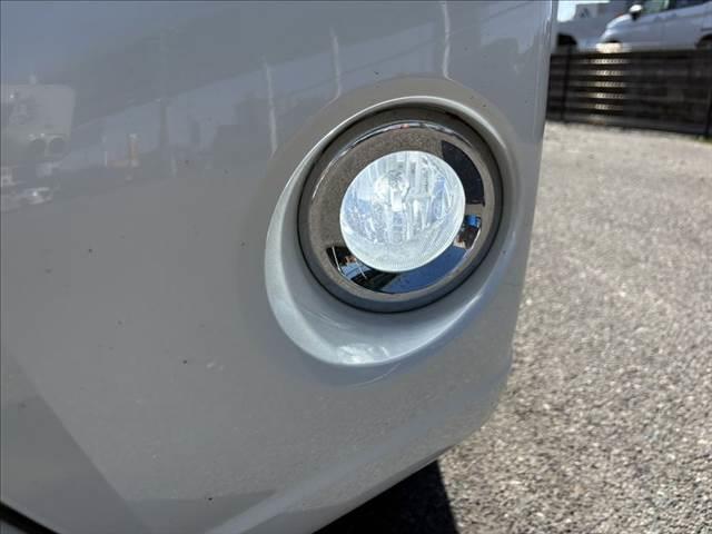 ランドクルーザープラド ＴＸ　４ＷＤ　純正ＳＤナビ　禁煙車　バックカメラ　クルーズコントロール　Ｂｌｕｅｔｏｏｔｈ　フルセグＴＶ　ＥＴＣ　ＬＥＤヘッドライト　ヒルディセントコントロール　スマートキー　純正１７インチアルミホイール（13枚目）