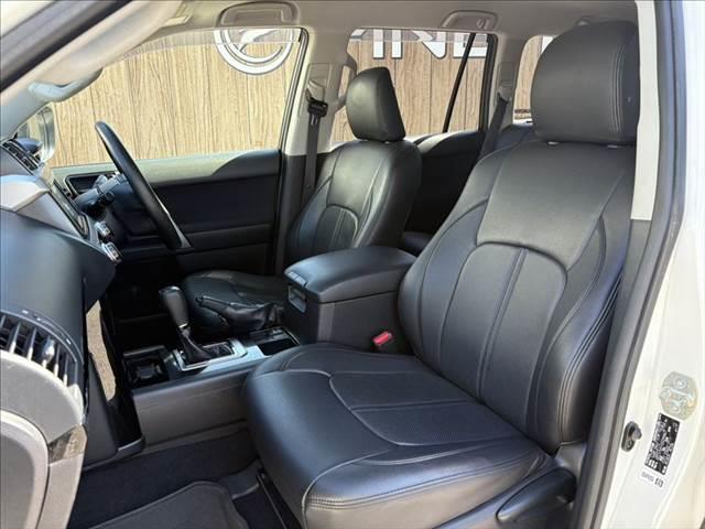 ランドクルーザープラド ＴＸ　４ＷＤ　純正ＳＤナビ　禁煙車　バックカメラ　クルーズコントロール　Ｂｌｕｅｔｏｏｔｈ　フルセグＴＶ　ＥＴＣ　ＬＥＤヘッドライト　ヒルディセントコントロール　スマートキー　純正１７インチアルミホイール（33枚目）
