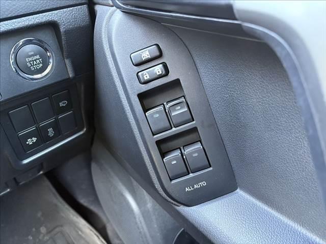 ランドクルーザープラド ＴＸ　４ＷＤ　純正ＳＤナビ　禁煙車　バックカメラ　クルーズコントロール　Ｂｌｕｅｔｏｏｔｈ　フルセグＴＶ　ＥＴＣ　ＬＥＤヘッドライト　ヒルディセントコントロール　スマートキー　純正１７インチアルミホイール（41枚目）
