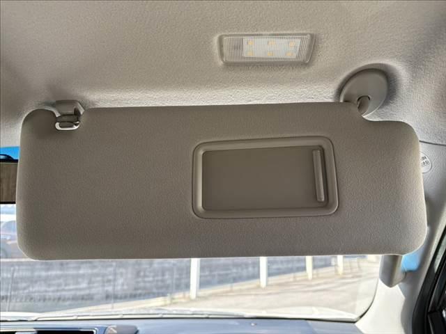 ランドクルーザープラド ＴＸ　４ＷＤ　純正ＳＤナビ　禁煙車　バックカメラ　クルーズコントロール　Ｂｌｕｅｔｏｏｔｈ　フルセグＴＶ　ＥＴＣ　ＬＥＤヘッドライト　ヒルディセントコントロール　スマートキー　純正１７インチアルミホイール（42枚目）