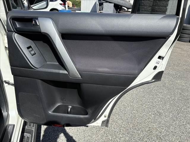 ランドクルーザープラド ＴＸ　４ＷＤ　純正ＳＤナビ　禁煙車　バックカメラ　クルーズコントロール　Ｂｌｕｅｔｏｏｔｈ　フルセグＴＶ　ＥＴＣ　ＬＥＤヘッドライト　ヒルディセントコントロール　スマートキー　純正１７インチアルミホイール（53枚目）