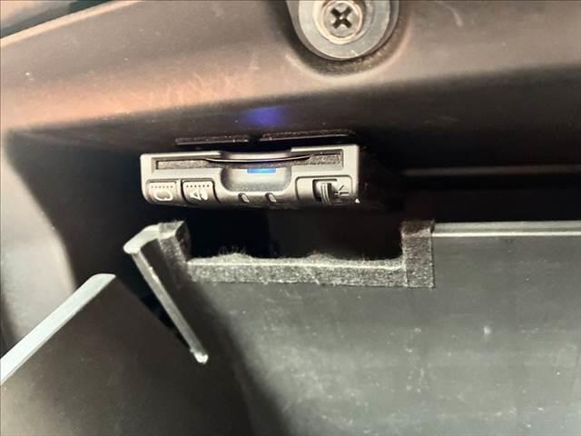 ヴェゼル ハイブリッドＺ　禁煙車　バックカメラ　Ｂｌｕｅｔｏｏｔｈ　地デジＴＶ　ＥＴＣ　ＬＥＤヘッドライト　シートヒーター　ハーフレザーシート　スマートキー　盗難防止装置　オートエアコン　ＳＤナビ　電動格納ミラー（43枚目）