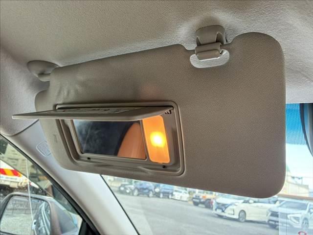 ヴェゼル ハイブリッドＺ　禁煙車　バックカメラ　Ｂｌｕｅｔｏｏｔｈ　地デジＴＶ　ＥＴＣ　ＬＥＤヘッドライト　シートヒーター　ハーフレザーシート　スマートキー　盗難防止装置　オートエアコン　ＳＤナビ　電動格納ミラー（47枚目）