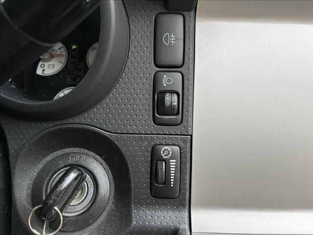 FJクルーザー オフロードパッケージ 4WD 純正ルーフキャリア A-TRAC 純正SDナビ ブルートゥース フルセグTV ETC キーレス クリアランスソナー 17インチアルミホイール パワーウィンドウ パワーステアリング(7枚目)