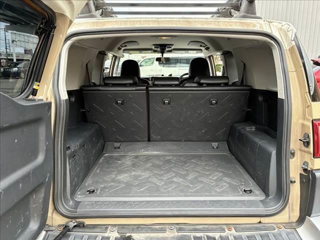 FJクルーザー オフロードパッケージ 4WD 純正ルーフキャリア A-TRAC 純正SDナビ ブルートゥース フルセグTV ETC キーレス クリアランスソナー 17インチアルミホイール パワーウィンドウ パワーステアリング(11枚目)