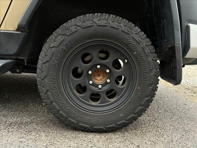 FJクルーザー オフロードパッケージ 4WD 純正ルーフキャリア A-TRAC 純正SDナビ ブルートゥース フルセグTV ETC キーレス クリアランスソナー 17インチアルミホイール パワーウィンドウ パワーステアリング(30枚目)
