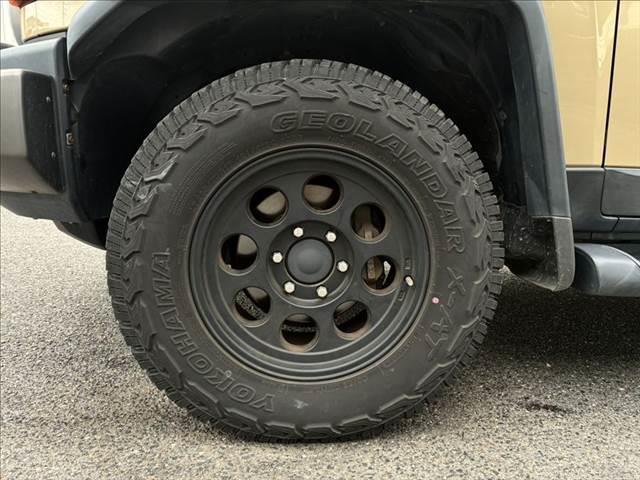 FJクルーザー オフロードパッケージ 4WD 純正ルーフキャリア A-TRAC 純正SDナビ ブルートゥース フルセグTV ETC キーレス クリアランスソナー 17インチアルミホイール パワーウィンドウ パワーステアリング(31枚目)