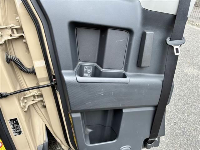 FJクルーザー オフロードパッケージ 4WD 純正ルーフキャリア A-TRAC 純正SDナビ ブルートゥース フルセグTV ETC キーレス クリアランスソナー 17インチアルミホイール パワーウィンドウ パワーステアリング(58枚目)