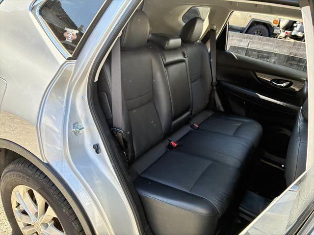 エクストレイル ２０Ｘ　ハイブリッド　エマージェンシーブレーキＰ　４ＷＤ　禁煙車　純正ＳＤナビ　バックカメラ　Ｂｌｕｅｔｏｏｔｈ　フルセグＴＶ　シートヒーター　オートエアコン　ルーフレール　ＥＴＣ　純正１７インチアルミホイール　スマートキー　電動格納ミラー（10枚目）