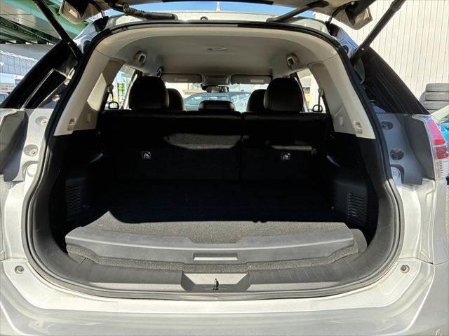 エクストレイル ２０Ｘ　ハイブリッド　エマージェンシーブレーキＰ　４ＷＤ　禁煙車　純正ＳＤナビ　バックカメラ　Ｂｌｕｅｔｏｏｔｈ　フルセグＴＶ　シートヒーター　オートエアコン　ルーフレール　ＥＴＣ　純正１７インチアルミホイール　スマートキー　電動格納ミラー（11枚目）