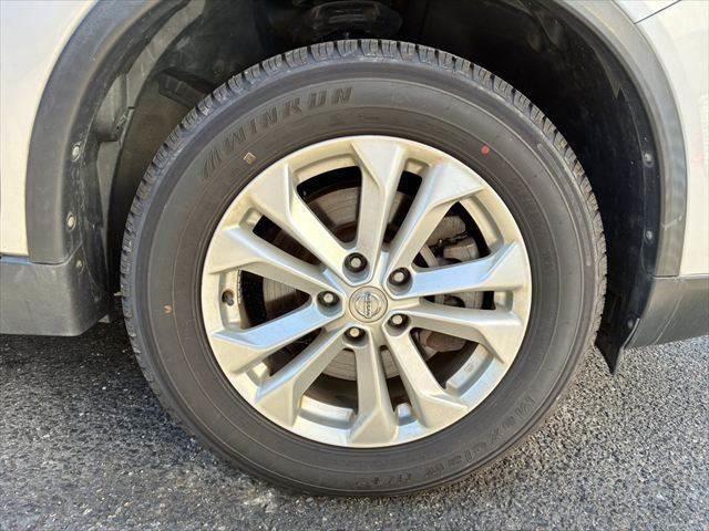 エクストレイル ２０Ｘ　ハイブリッド　エマージェンシーブレーキＰ　４ＷＤ　禁煙車　純正ＳＤナビ　バックカメラ　Ｂｌｕｅｔｏｏｔｈ　フルセグＴＶ　シートヒーター　オートエアコン　ルーフレール　ＥＴＣ　純正１７インチアルミホイール　スマートキー　電動格納ミラー（15枚目）