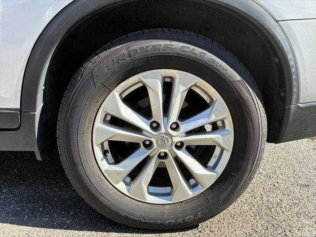 エクストレイル ２０Ｘ　ハイブリッド　エマージェンシーブレーキＰ　４ＷＤ　禁煙車　純正ＳＤナビ　バックカメラ　Ｂｌｕｅｔｏｏｔｈ　フルセグＴＶ　シートヒーター　オートエアコン　ルーフレール　ＥＴＣ　純正１７インチアルミホイール　スマートキー　電動格納ミラー（30枚目）