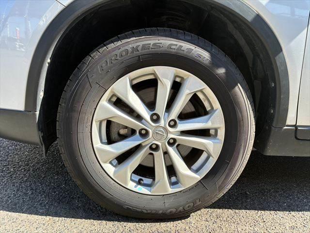 エクストレイル ２０Ｘ　ハイブリッド　エマージェンシーブレーキＰ　４ＷＤ　禁煙車　純正ＳＤナビ　バックカメラ　Ｂｌｕｅｔｏｏｔｈ　フルセグＴＶ　シートヒーター　オートエアコン　ルーフレール　ＥＴＣ　純正１７インチアルミホイール　スマートキー　電動格納ミラー（31枚目）