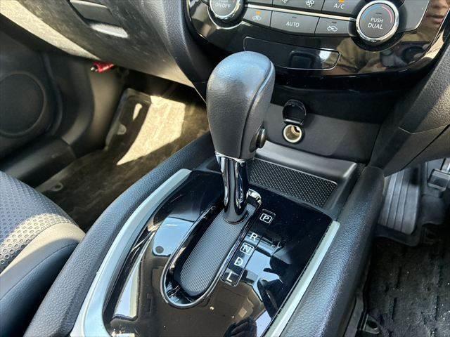 エクストレイル ２０Ｘ　ハイブリッド　エマージェンシーブレーキＰ　４ＷＤ　禁煙車　純正ＳＤナビ　バックカメラ　Ｂｌｕｅｔｏｏｔｈ　フルセグＴＶ　シートヒーター　オートエアコン　ルーフレール　ＥＴＣ　純正１７インチアルミホイール　スマートキー　電動格納ミラー（36枚目）