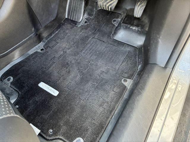 エクストレイル ２０Ｘ　ハイブリッド　エマージェンシーブレーキＰ　４ＷＤ　禁煙車　純正ＳＤナビ　バックカメラ　Ｂｌｕｅｔｏｏｔｈ　フルセグＴＶ　シートヒーター　オートエアコン　ルーフレール　ＥＴＣ　純正１７インチアルミホイール　スマートキー　電動格納ミラー（47枚目）